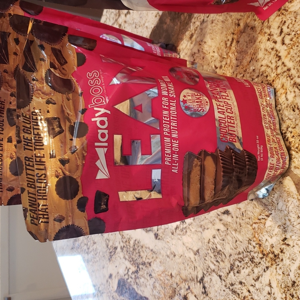 Ladyboss Lean Chocolate Peanut Butter Cup